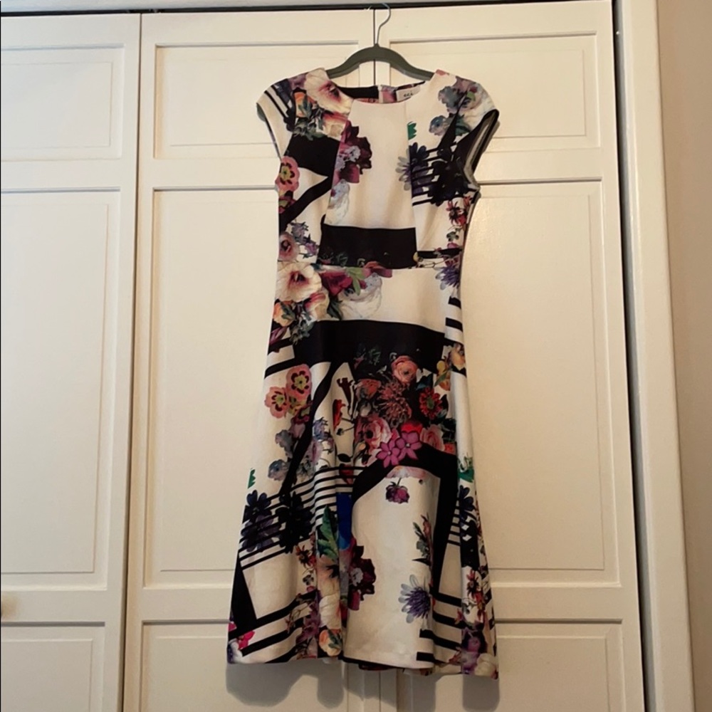 Eci flowered dress